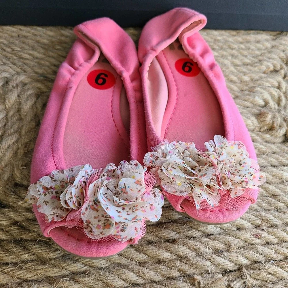 R2 | FLORAL DETAIL FLATS - Picture 2 of 10
